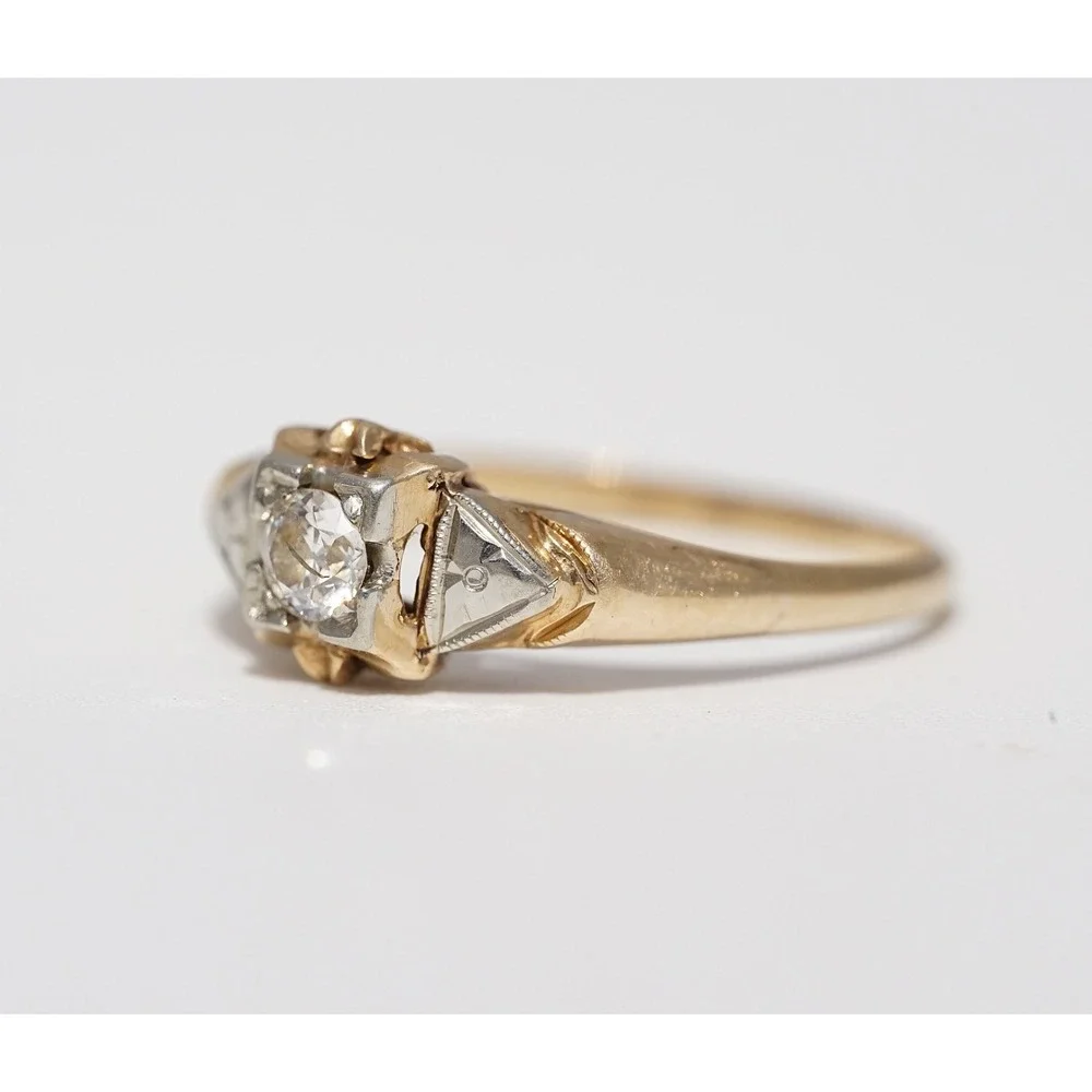 Antique 14k Solid Yellow Gold Engraved Natural Diamond Ring - Size 7.25 1.78g